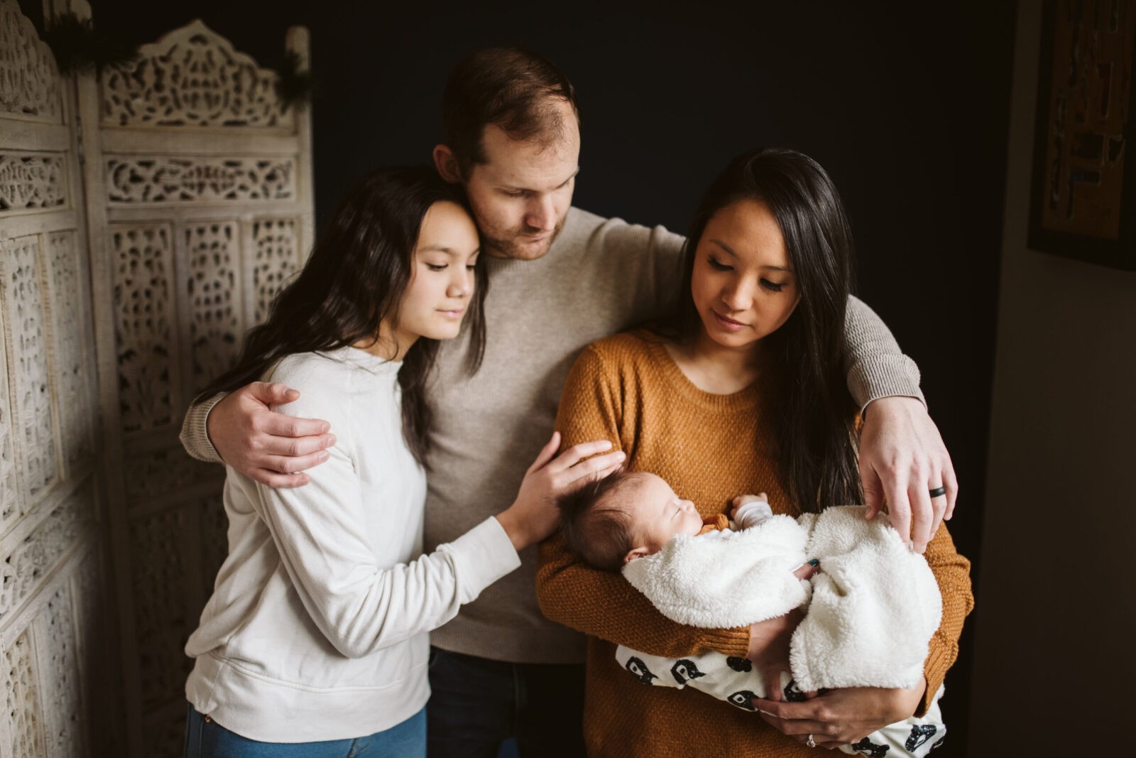 Read more about the article How to Tell Your Story Best: Creating a Heirloom Newborn Album