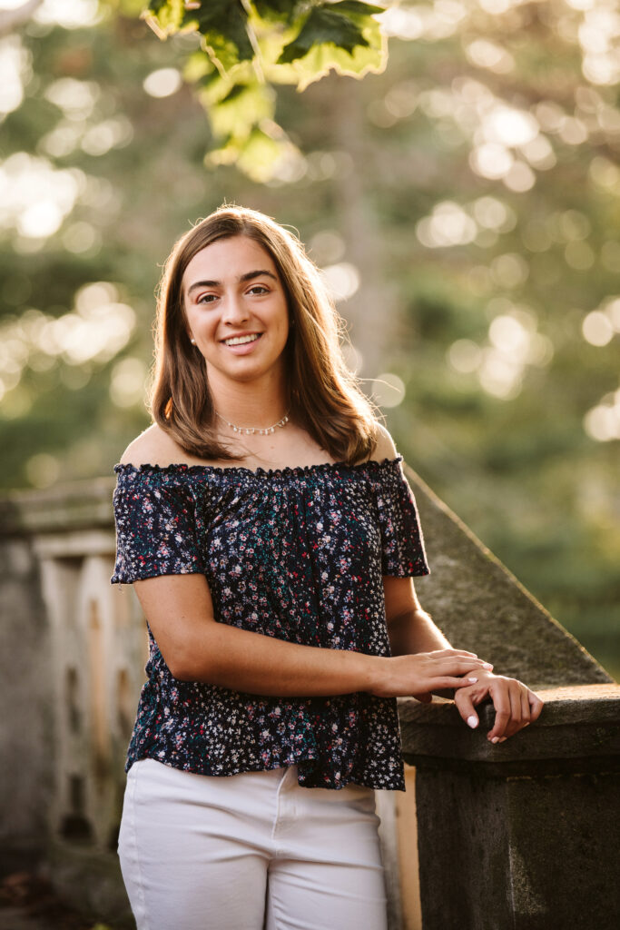 senior girl picture at Mellon Park at sunset