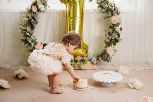 Read more about the article How to Prepare for a 1st Birthday Session and Cake Smash