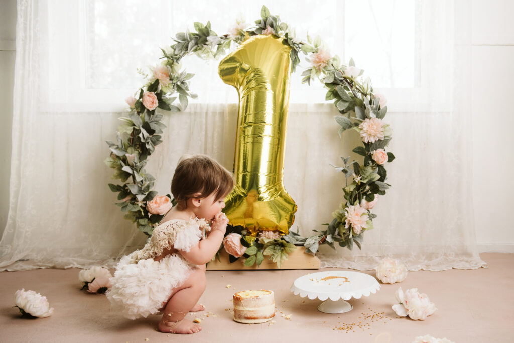 Ideas For A Cakesmash Birthday Lisa Scott Photography | Newborn and Family  Photographer