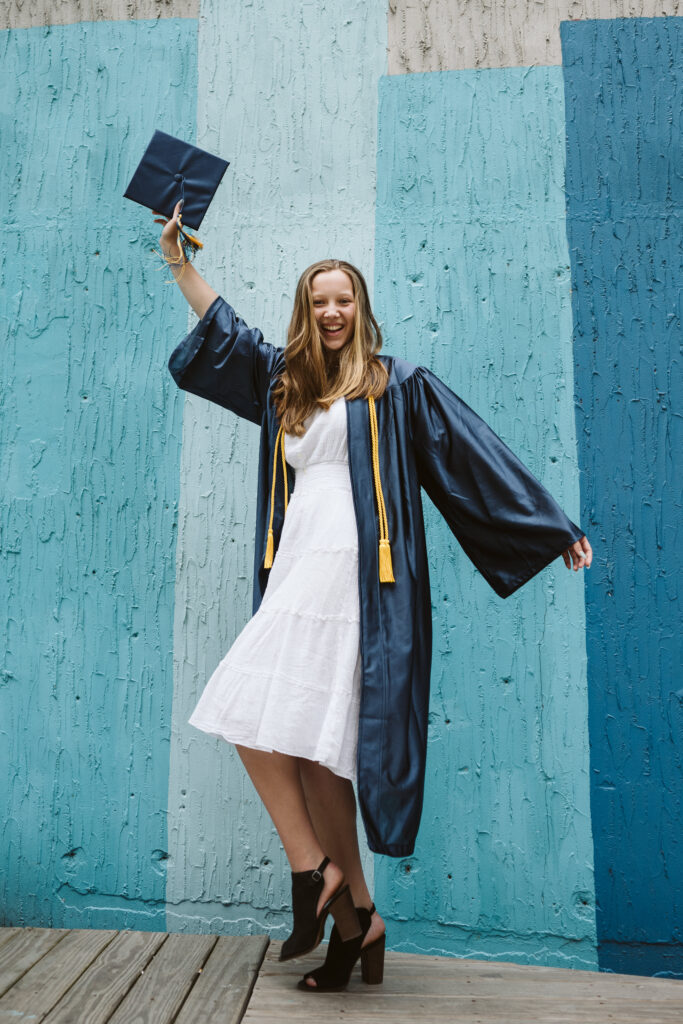 cap and gown senior photos, Pittsburgh