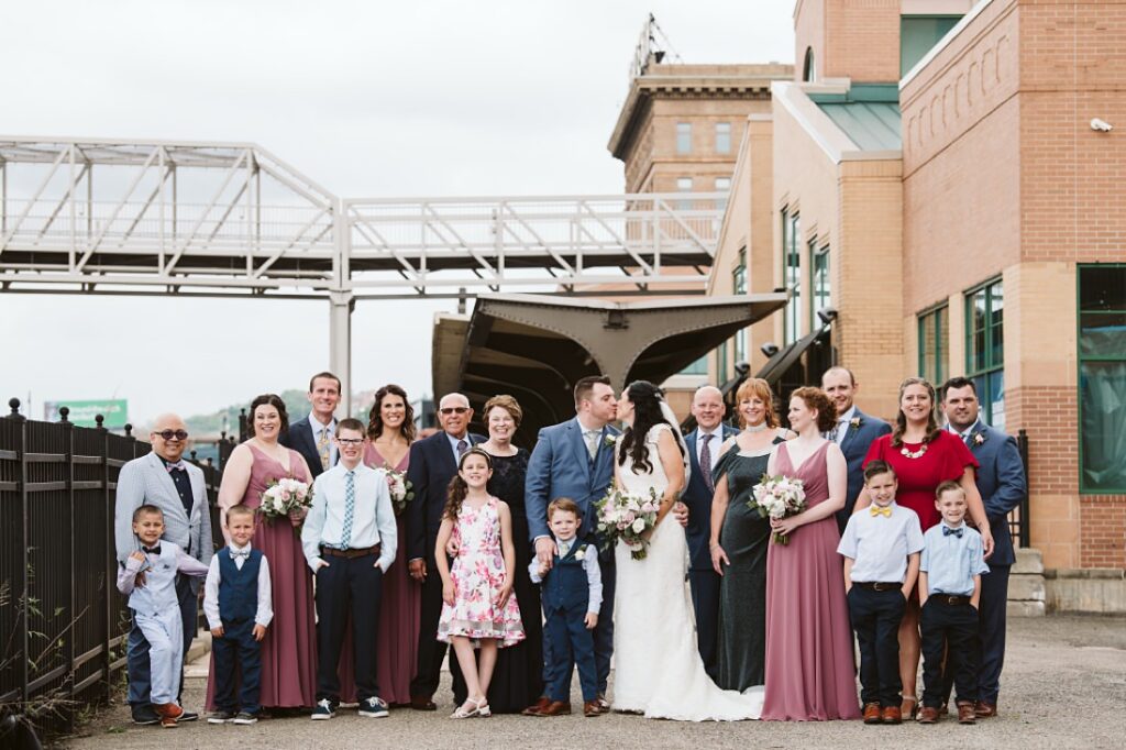 Wedding portrait with the entire family