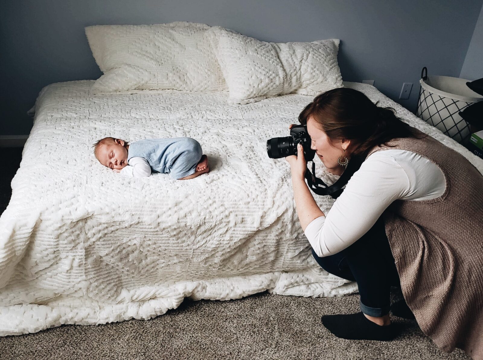 Read more about the article How to Choose the Best Newborn Photographer for Your Family