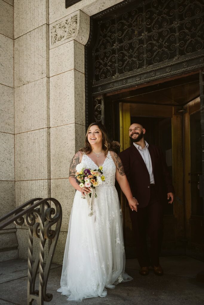 wedding couple eloping at Allegheny courthouse