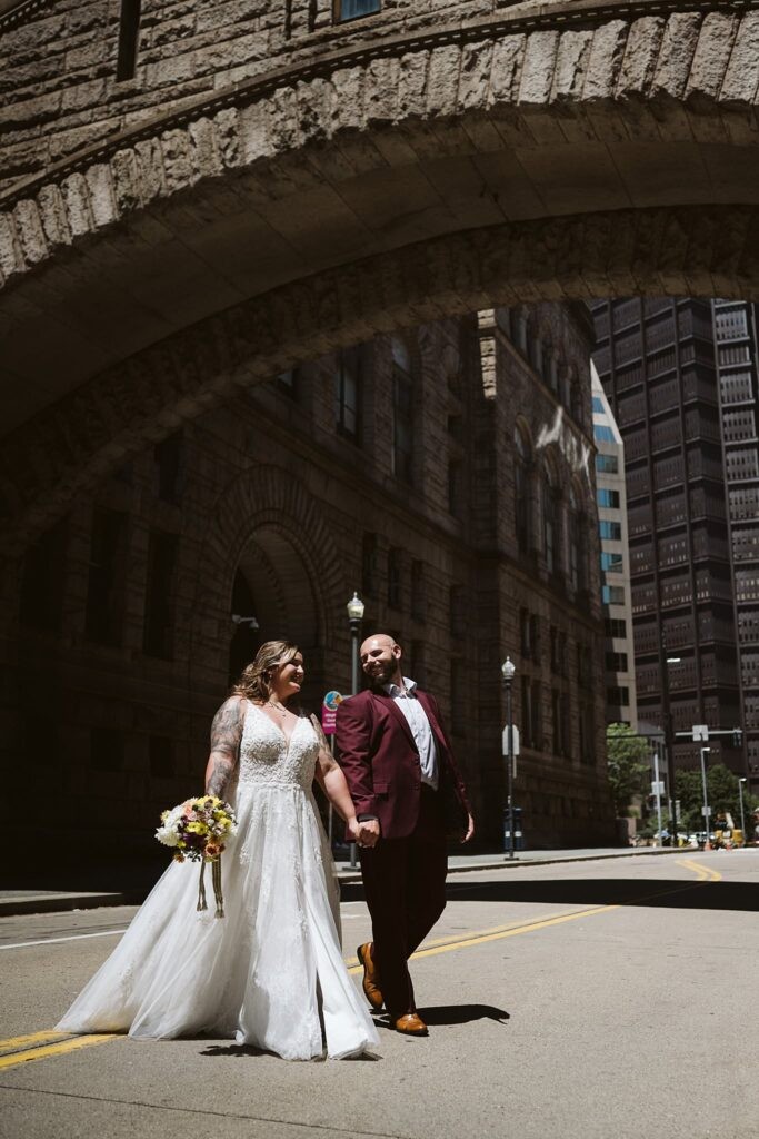 wedding couple eloping at Allegheny courthouse