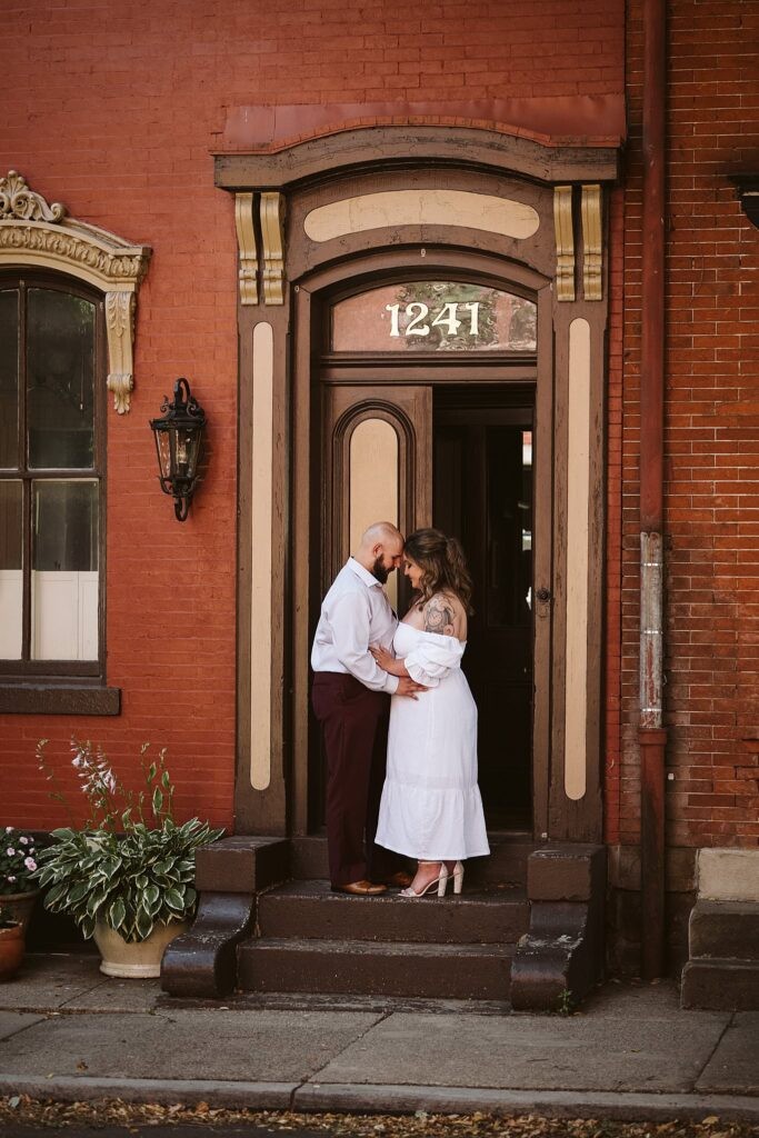 natural wedding couple portraits near Pittsburgh