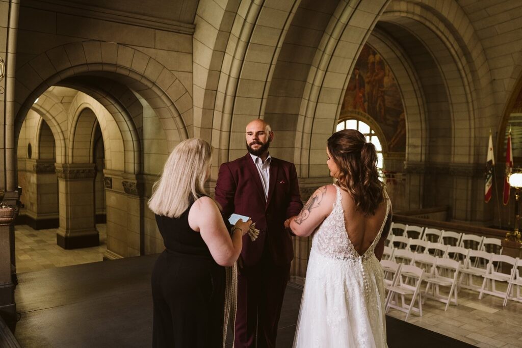 wedding couple eloping at Allegheny courthouse