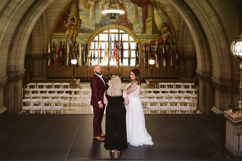 wedding couple eloping at Allegheny courthouse