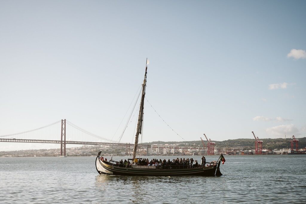 boat sailing near CACILHAS, Lisbon