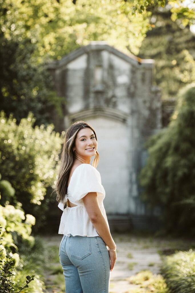 senior girl portrait in Mellon Park