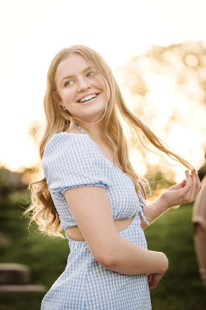 senior girl picture at sunset