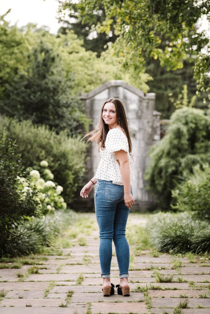 senior portrait in Pittsburgh's Mellon Park