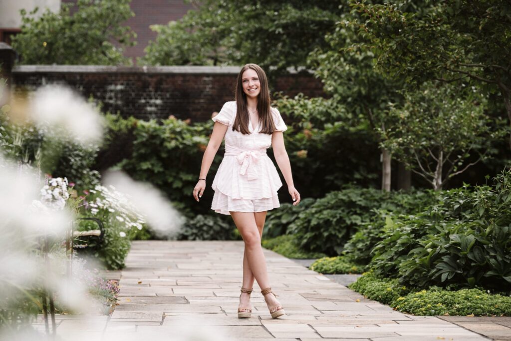 senior portrait in Pittsburgh's Mellon Park