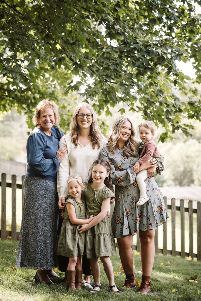 all the ladies at extended family portrait session