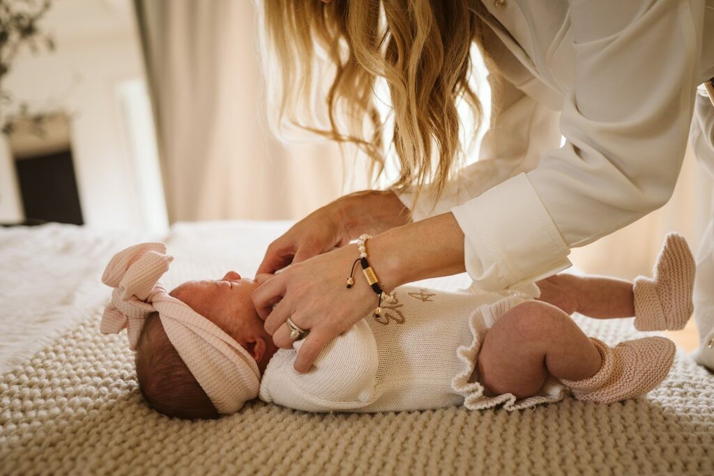 mom with newborn baby