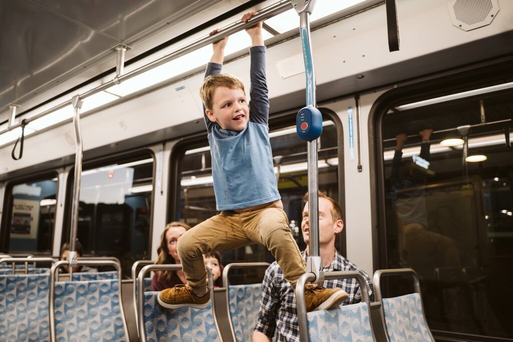 family on trolley, lifestyle photoshoot, Pittsburgh, PA