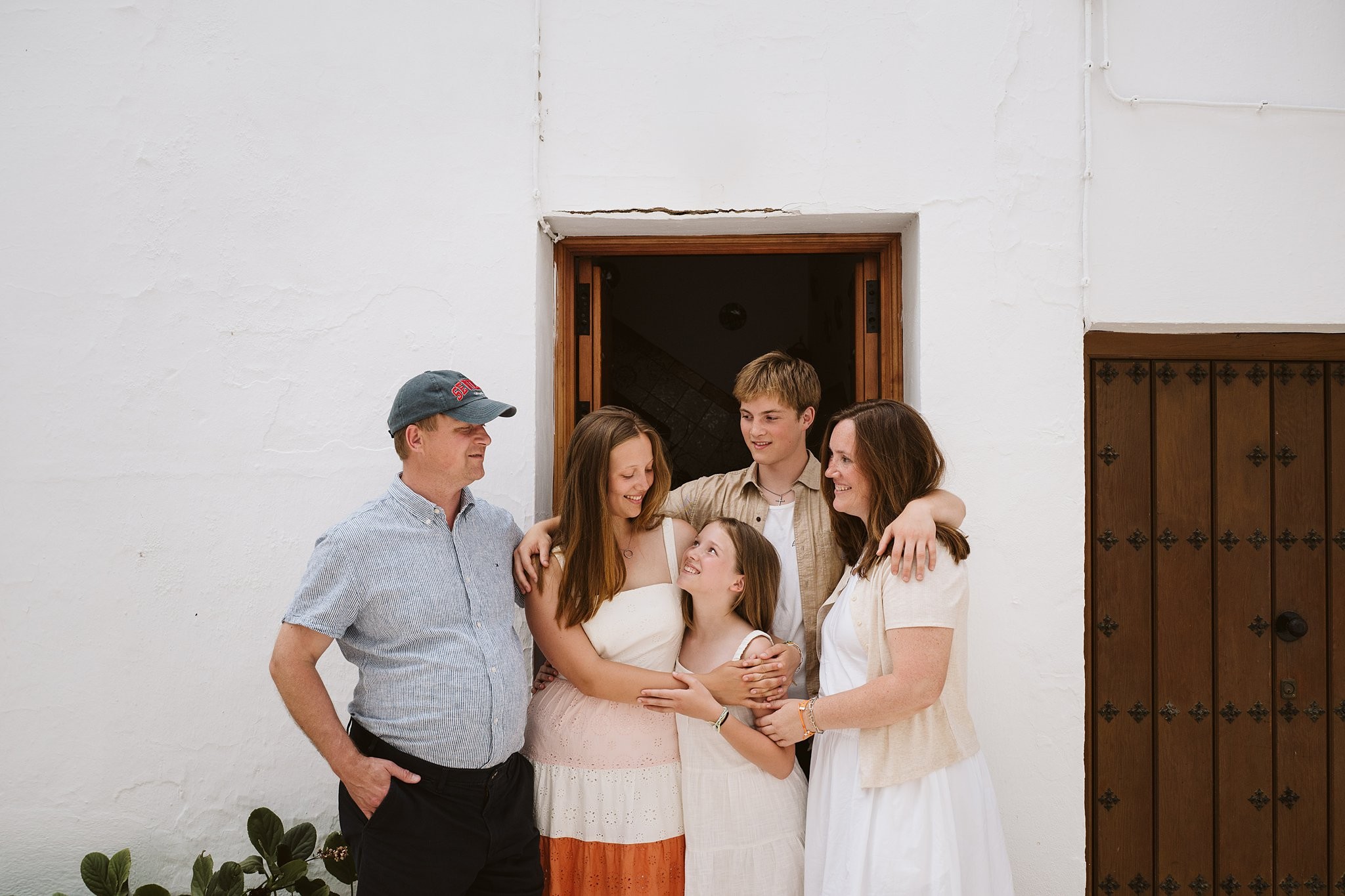 Read more about the article Guide to Capturing Candid Family Moments at Thanksgiving