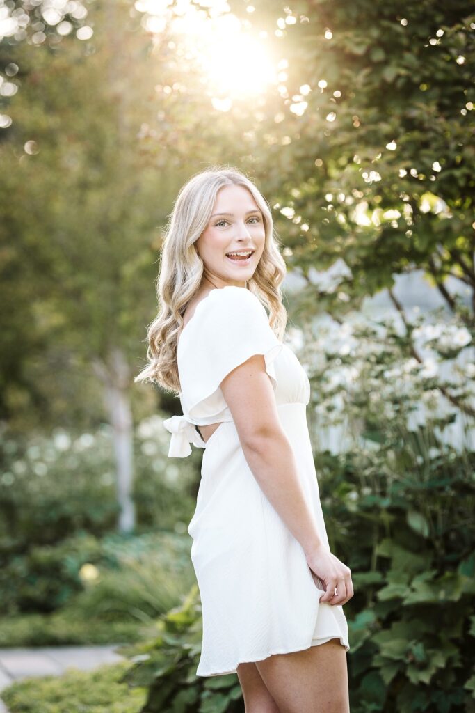 senior photos Mellon park in Pittsburgh during golden hour