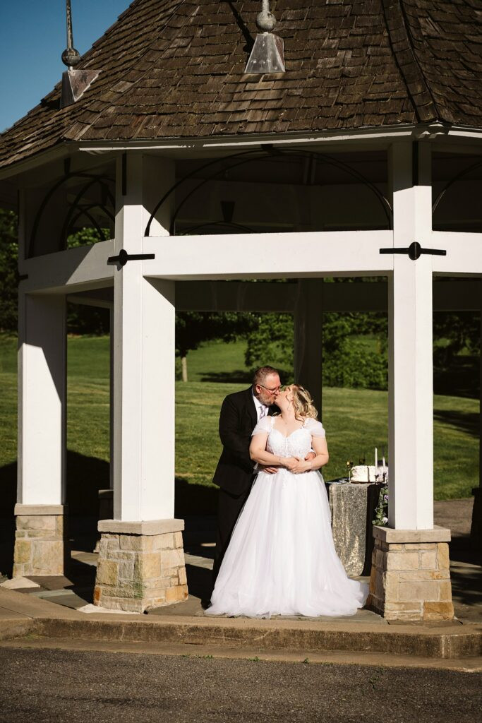 outdoor wedding couple portraits near Pittsburgh, PA