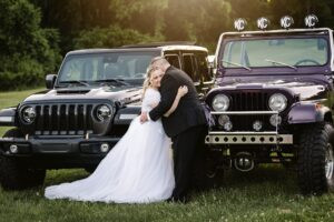 couple photo shoot with jeeps near pittsburgh, PA