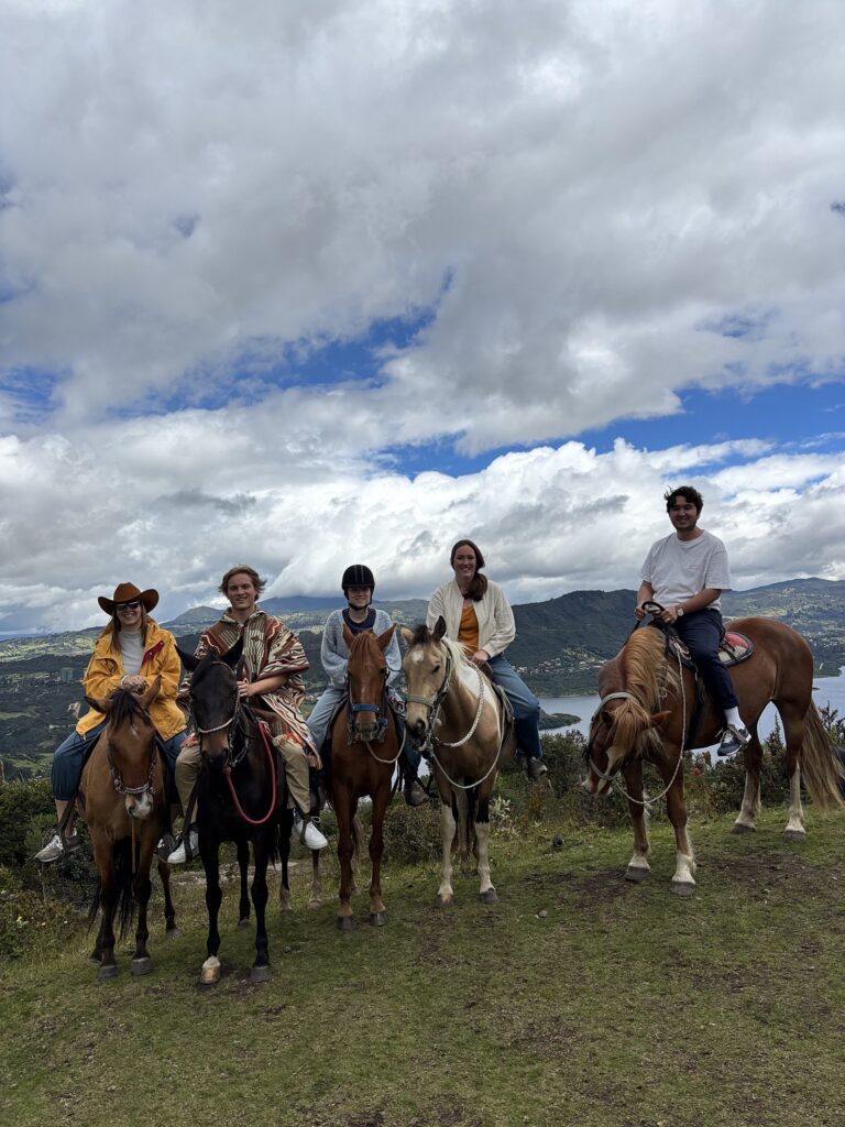 mares family on horseback in bogota